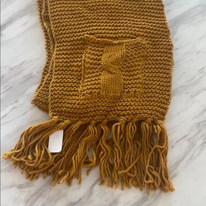 Knit Pocket Scarf